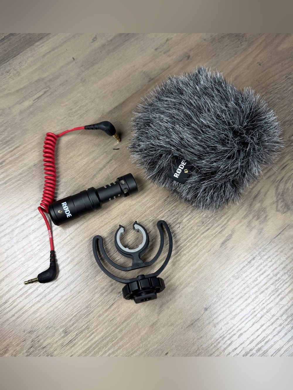 RØDE VideoMicro Compact On-Camera Shotgun Mic w/ Deadcat, Mount, 3.5mm Cable